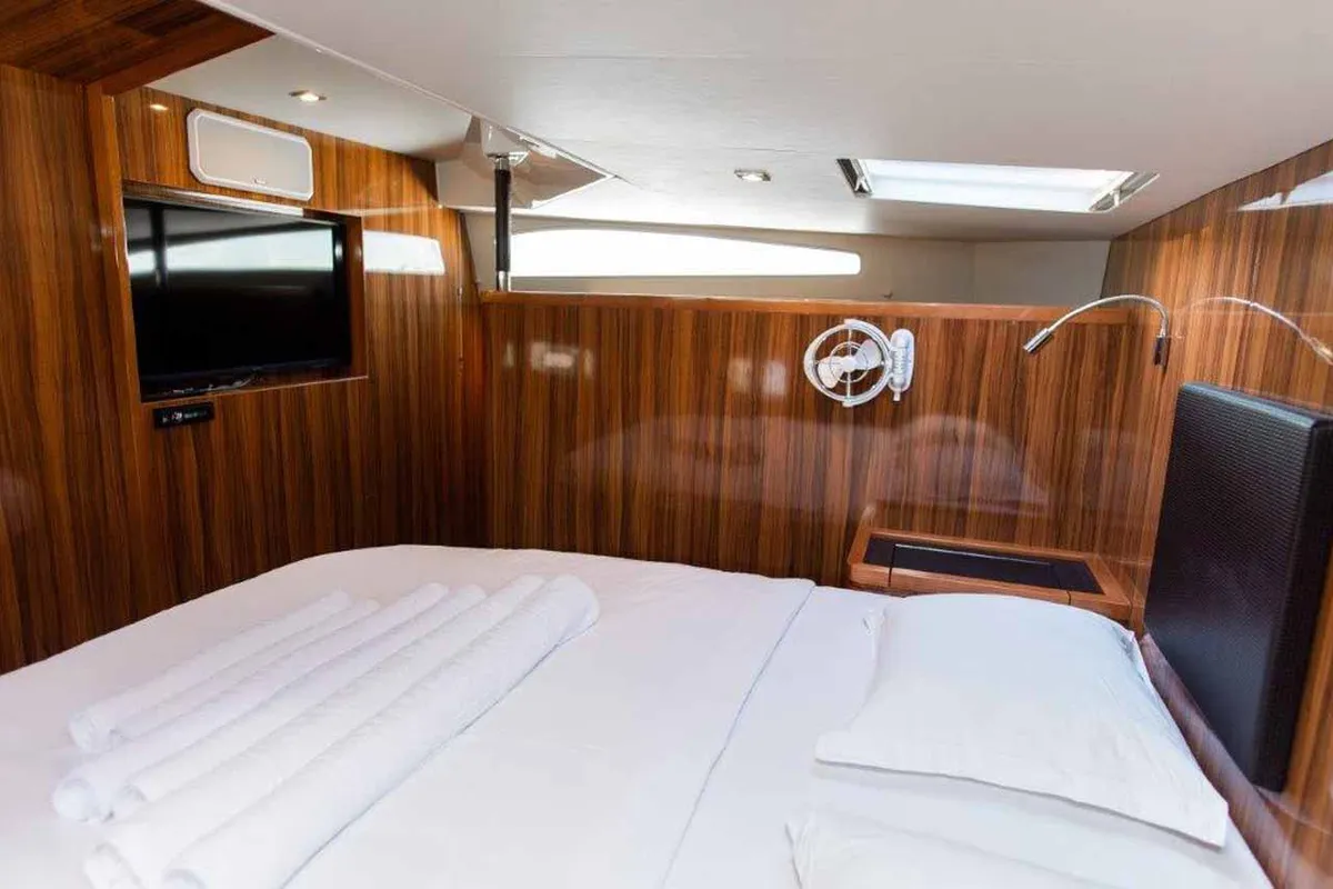 Cabin on Adriatic Z, a Aquila 44 catamaran at Grad Šibenik, Croatia