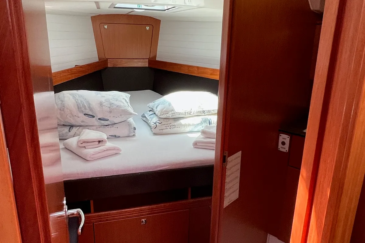 Cabin on Enja, a Bavaria Cruiser 41 sailboat at Grad Kaštela, Croatia