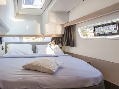 Cabin on Blue Serenity, a Fountaine Pajot Isla 40 catamaran at Parikia, Greece