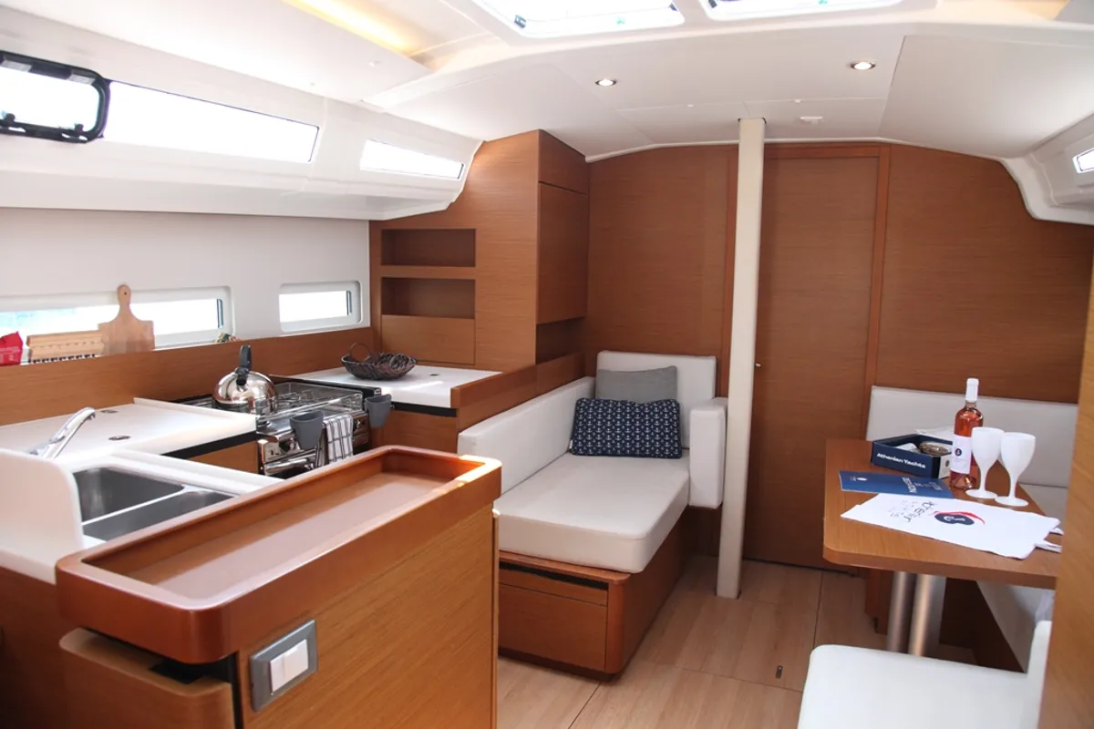 Salon of Pangeo, a Jeanneau Sun Odyssey 410 sailboat at Benitses, Greece