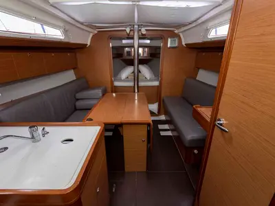 Salon of Shakey Ground, a Dufour 360 GL sailboat at Figari/Golfo Aranci, Italy