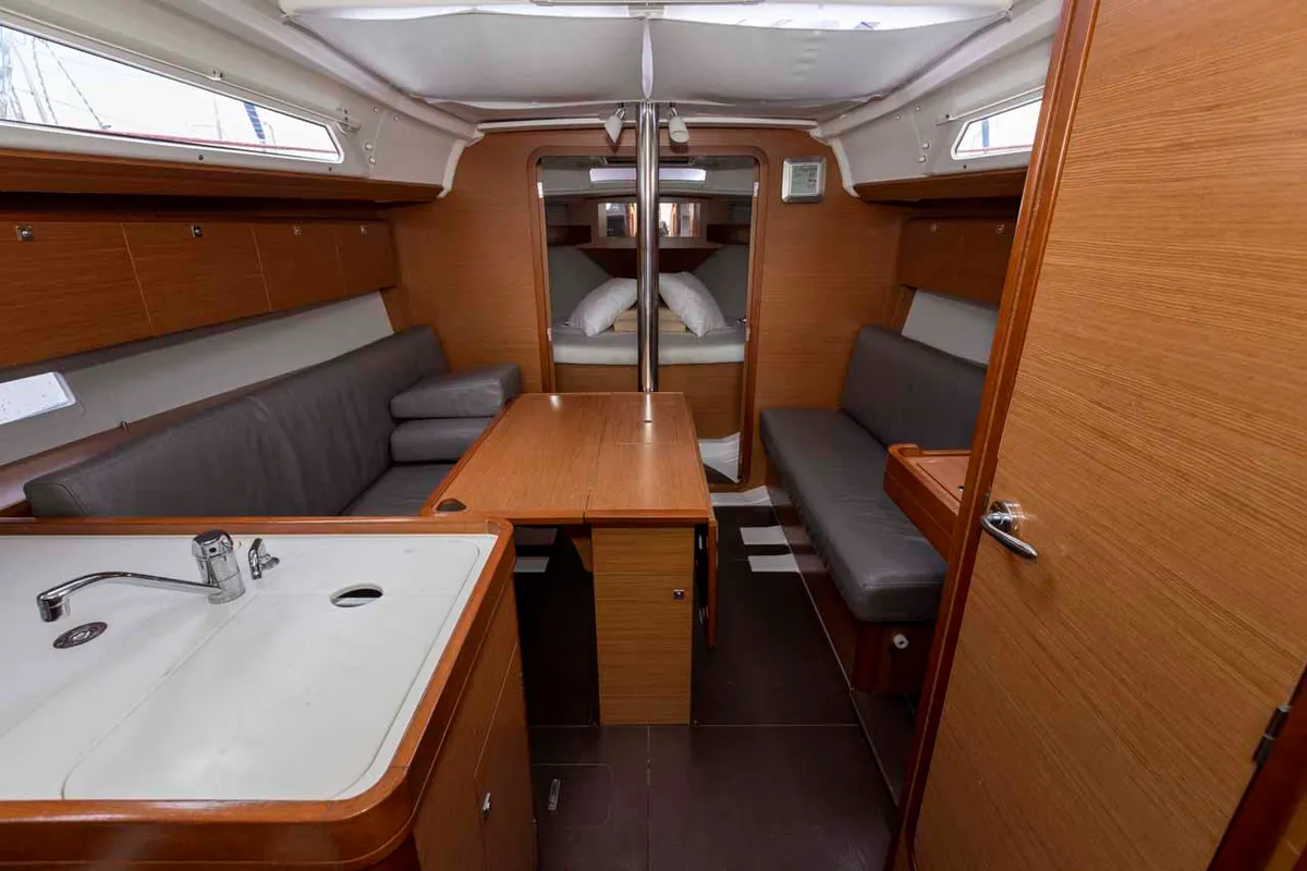 Salon of Shakey Ground, a Dufour 360 GL sailboat at Figari/Golfo Aranci, Italy