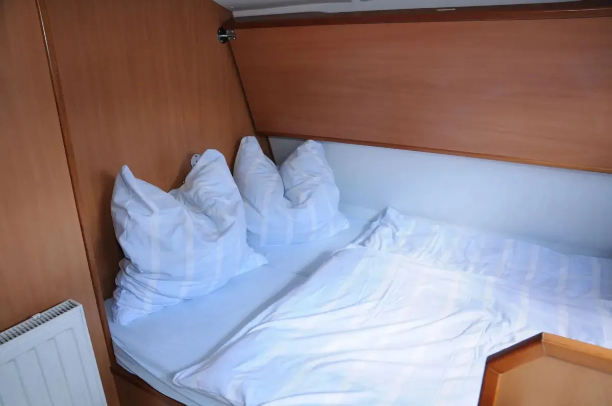 Cabin on Artemis, a Gulet Tarpon 37 N motorboat at Lübz, Germany