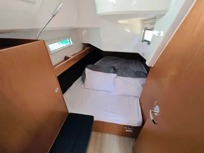 Cabin on Mai Tai, a Bavaria Cruiser 37 sailboat at Općina Sukošan, Croatia