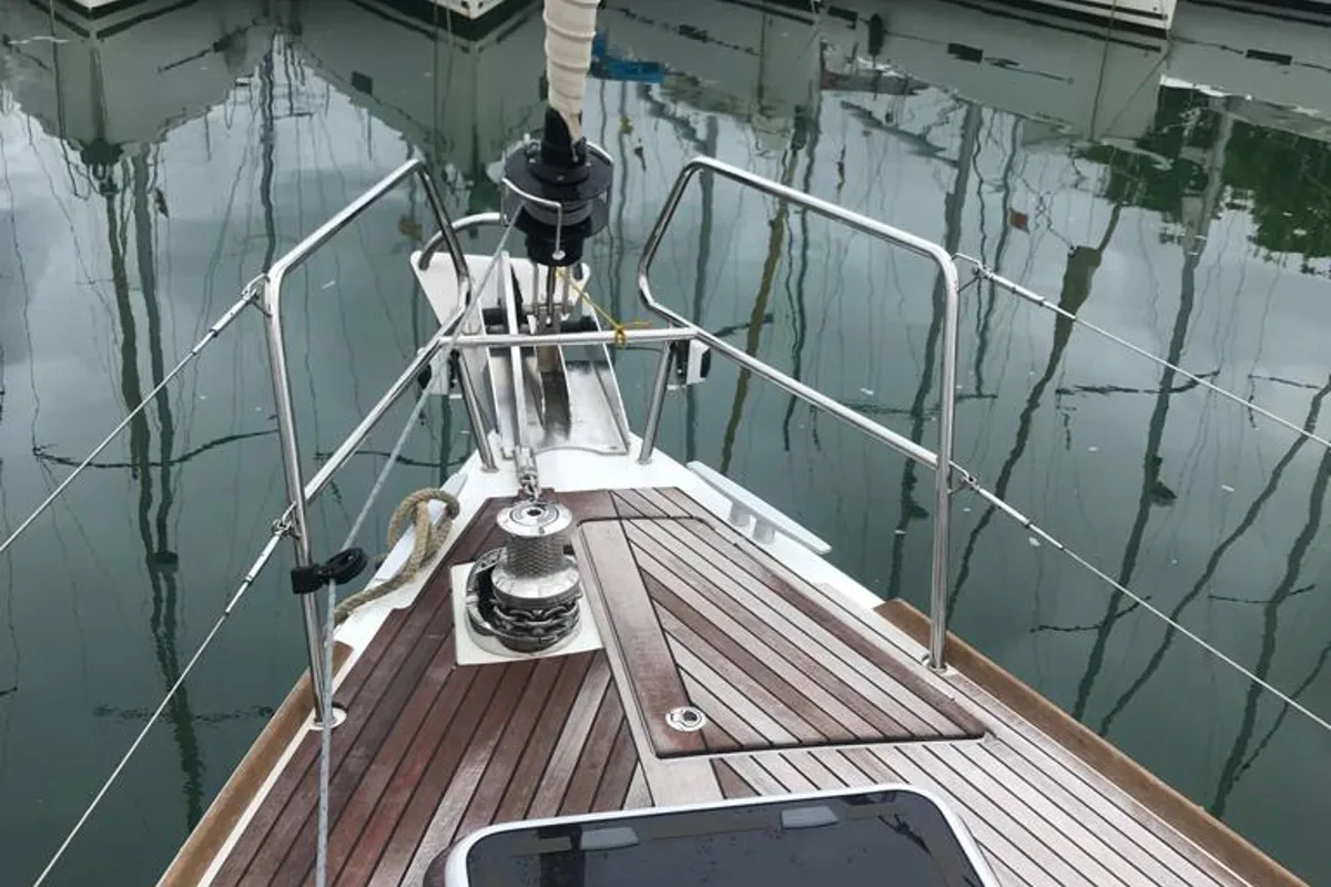 Deck of Alboran Grappa (Las Galletas), a Jeanneau Sun Odyssey 519 sailboat at Elephant Butte Estates, United States