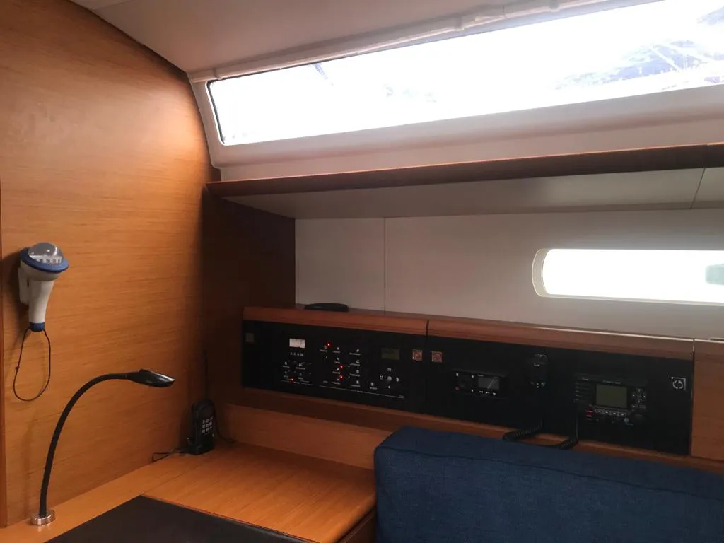 Salon of Alboran Grappa (Las Galletas), a Jeanneau Sun Odyssey 519 sailboat at Elephant Butte Estates, United States