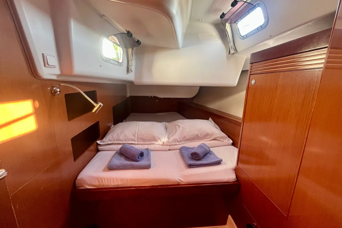 Cabin on La Stella, a Beneteau Oceanis 50 Family sailboat at Općina Marina, Croatia