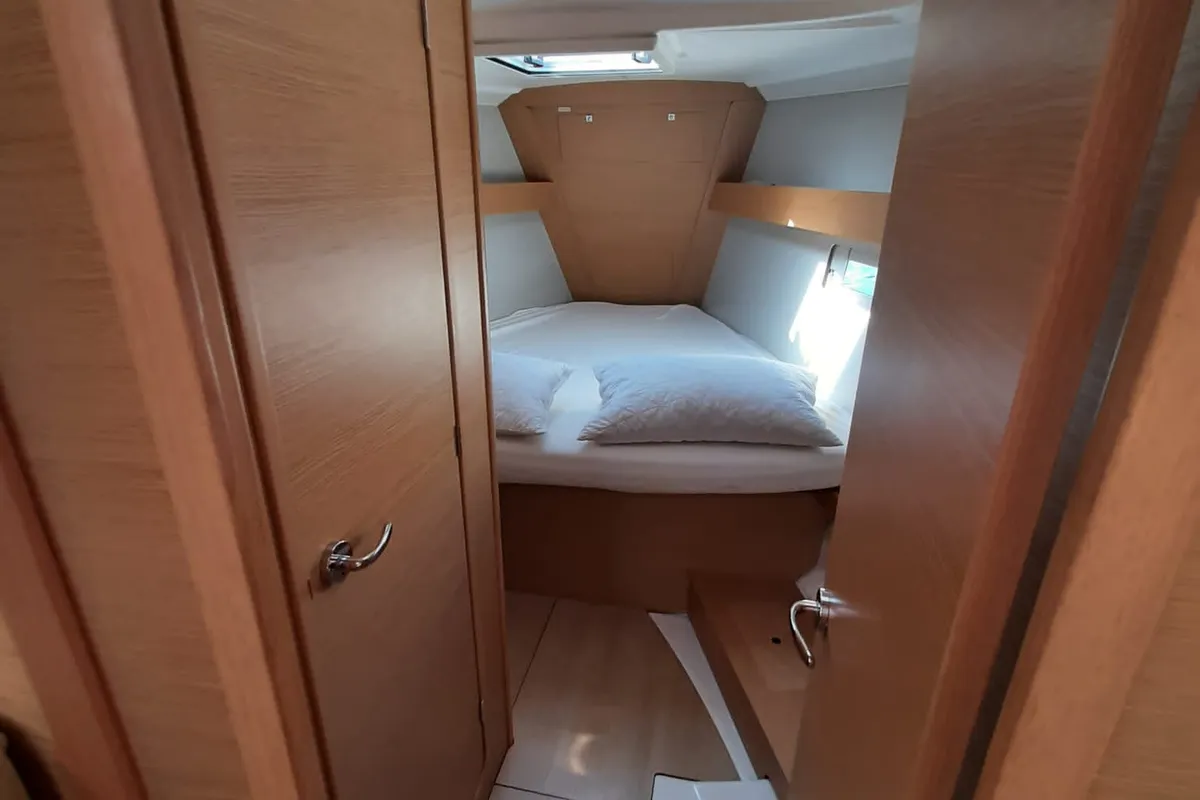 Cabin on Hedoné, a Dufour 412 Grand large sailboat at Tonnarella, Italy