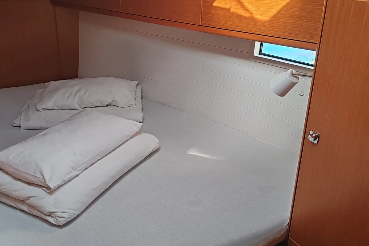 Cabin on Eris, a Bavaria Cruiser 46 sailboat at Općina Pakoštane, Croatia