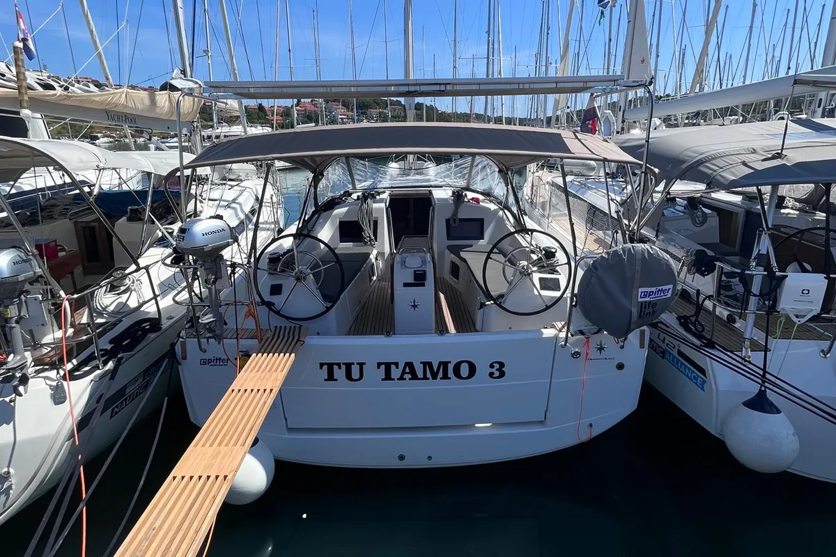 Exterior view of Tu Tamo 3, a Jeanneau Sun Odyssey 410 sailboat at Grad Pula, Croatia