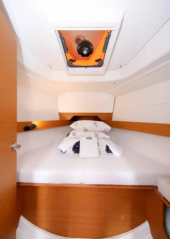 Cabin on Polly Fun, a Jeanneau Sun Odyssey 349 sailboat at Jezera, Croatia