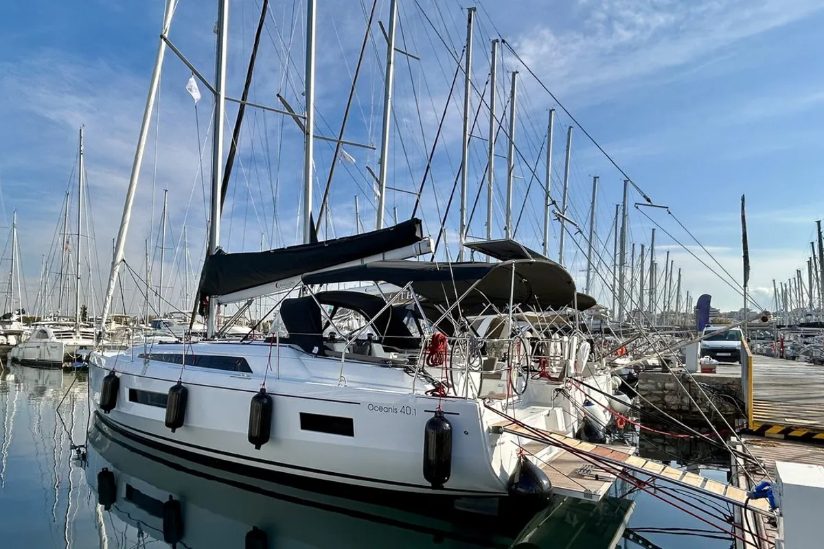 Exterior view of Valkyrie, a Beneteau Oceanis 40.1 sailboat at Kontokali, Greece