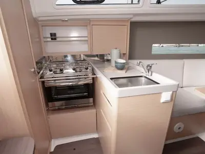 Galley of Miniscule, a Beneteau Oceanis 30.1 sailboat at Toulon, France