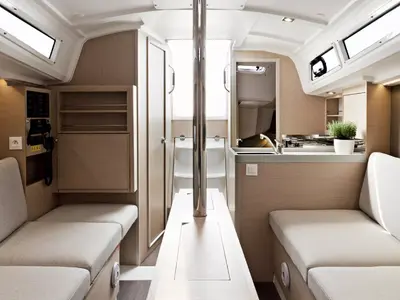 Salon of Miniscule, a Beneteau Oceanis 30.1 sailboat at Toulon, France