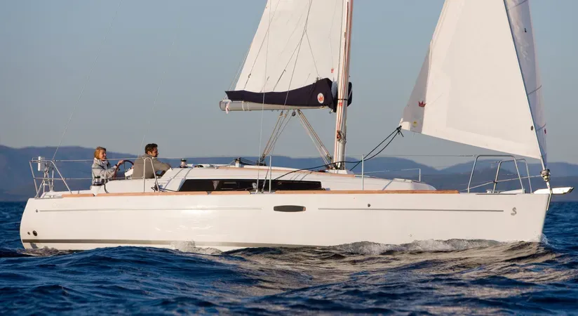 Exterior view of Oceanis 31 Classic, a Beneteau Oceanis 31 sailboat at Procida, Italy
