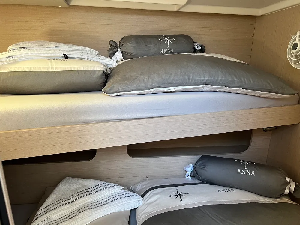 Cabin on Anna, a Beneteau Oceanis 51.1 sailboat at Općina Sukošan, Croatia