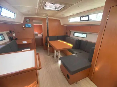 Salon of Paella, a Bavaria C42 sailboat at Figari/Golfo Aranci, Italy