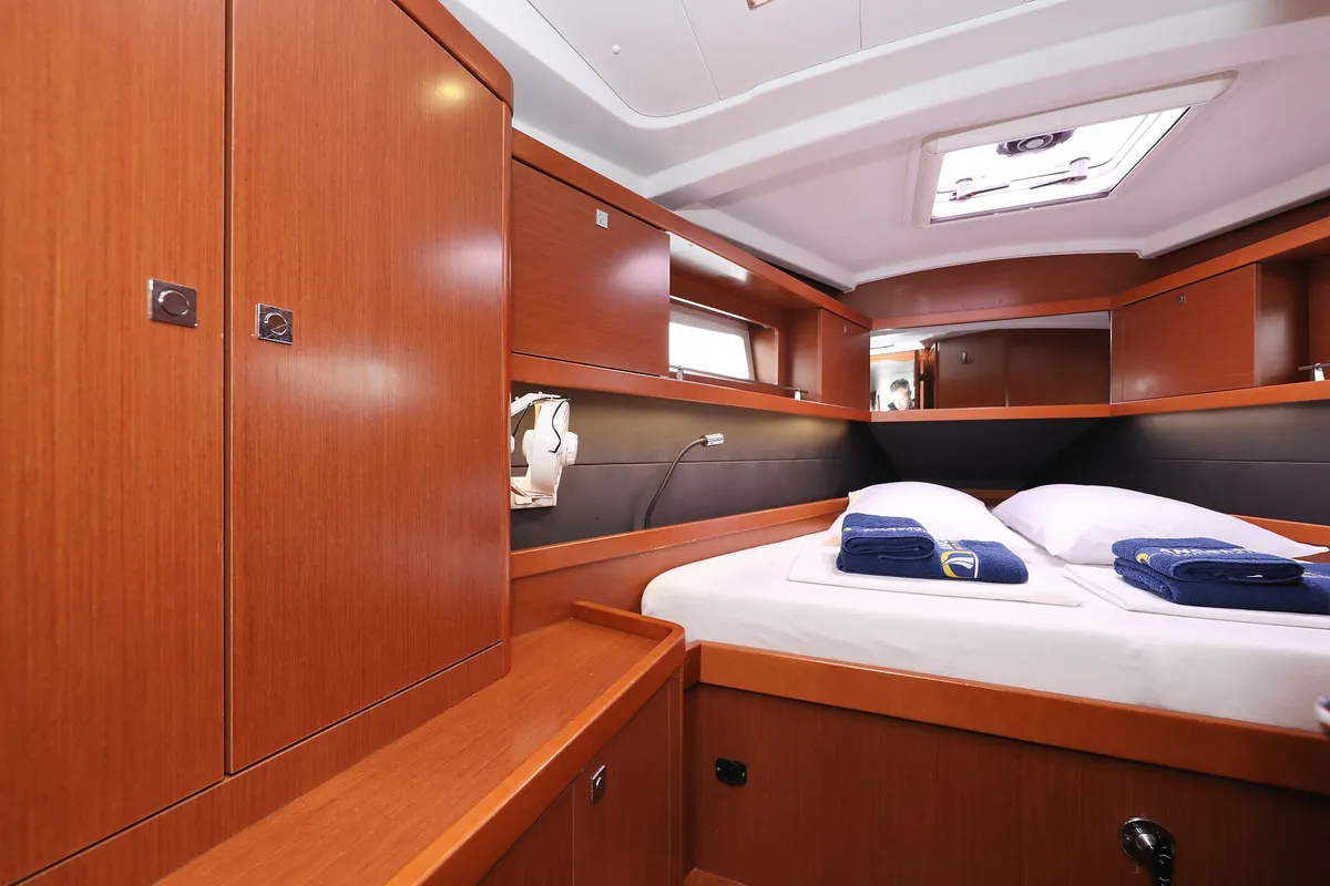 Cabin on Zyntha, a Beneteau Oceanis 41 sailboat at Općina Sukošan, Croatia