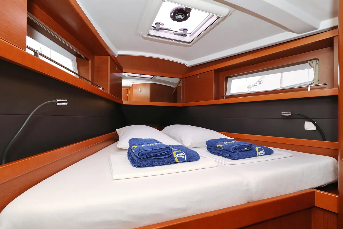 Cabin on Zyntha, a Beneteau Oceanis 41 sailboat at Općina Sukošan, Croatia
