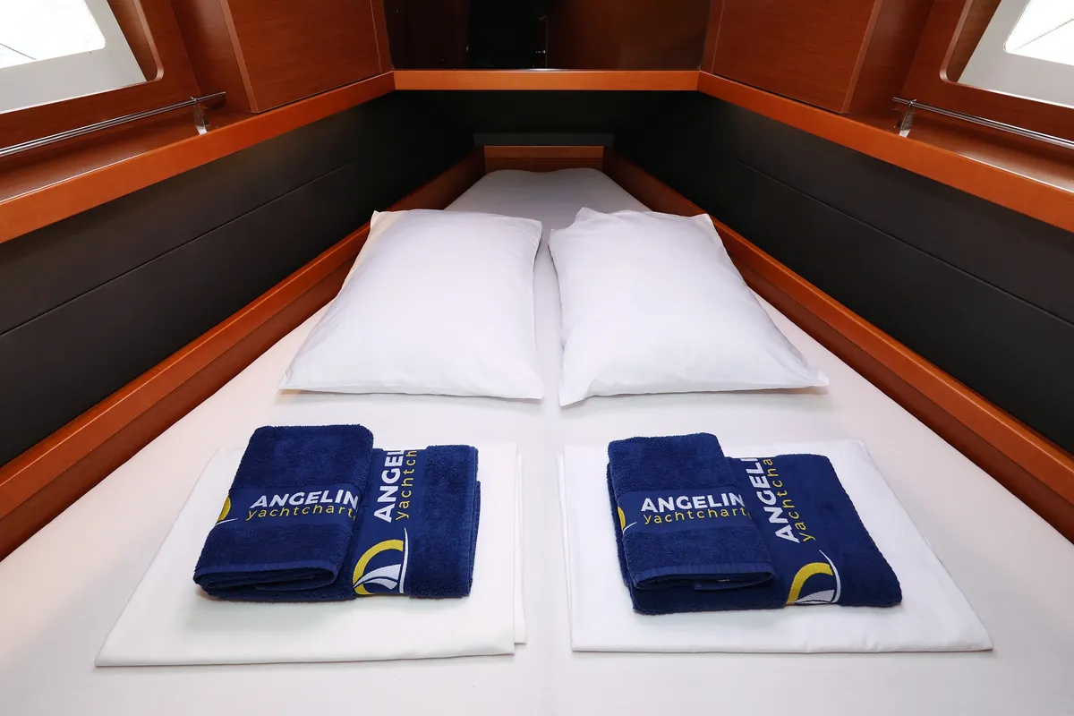 Cabin on Zyntha, a Beneteau Oceanis 41 sailboat at Općina Sukošan, Croatia
