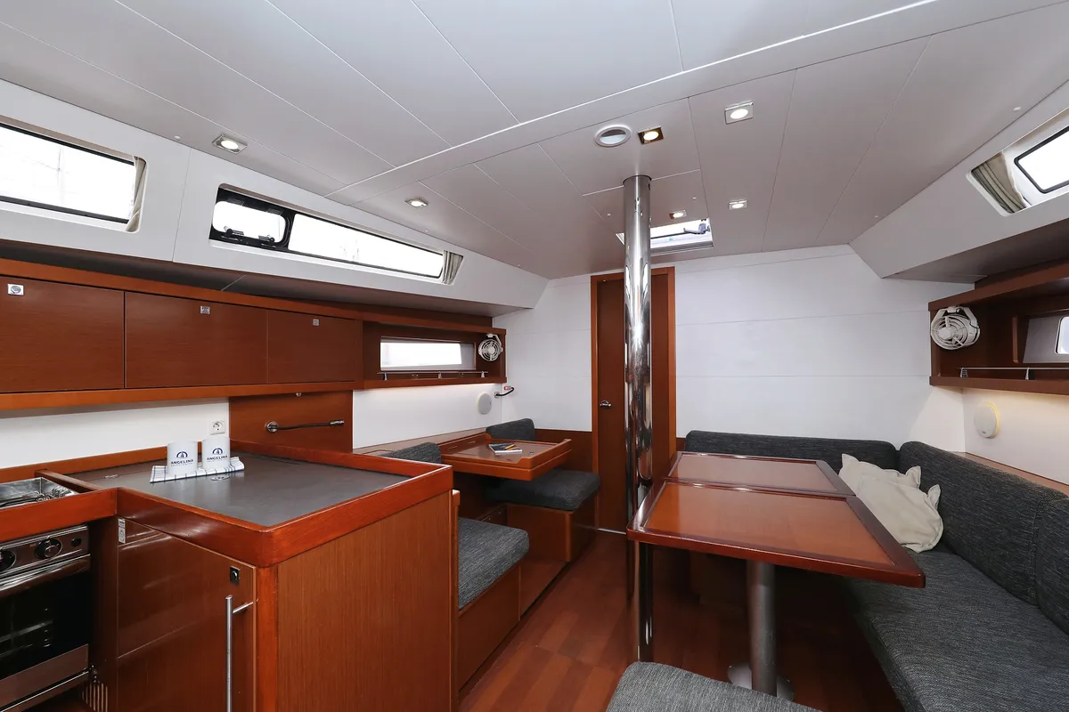 Salon of Zyntha, a Beneteau Oceanis 41 sailboat at Općina Sukošan, Croatia