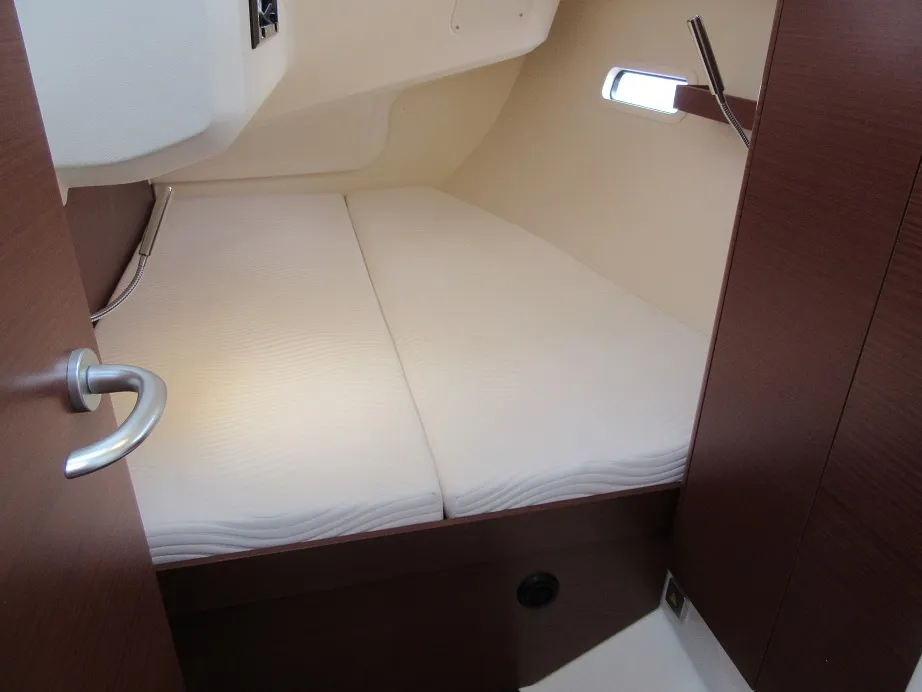 Cabin on Thirteen, a Hanse 388 sailboat at Fisksätra, Sweden