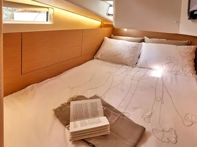 Cabin on Sunsail 410 Premium, a Jeanneau Sun Odyssey 410 sailboat at Cannigione, Italy
