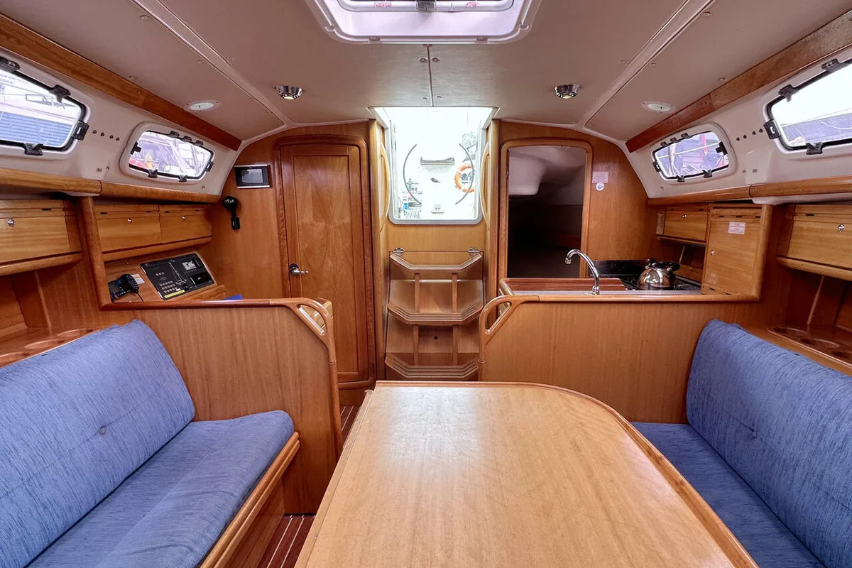 Salon of Seepocke, a Bavaria 31 Cruiser sailboat at Flensburg, Germany