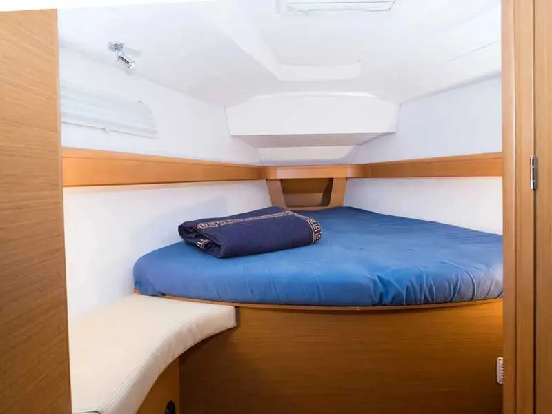 Cabin on Malandrina, a Jeanneau Sun Odyssey 42DS sailboat at Punta Ala, Italy