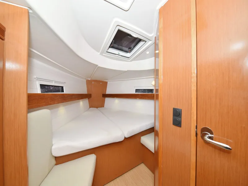 Cabin on Pia M, a Bavaria Cruiser 40 sailboat at Zadar, Croatia