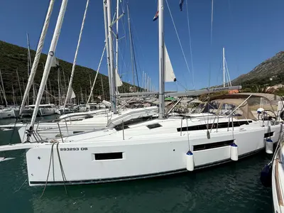Galley of Sunset Kiss, a Jeanneau Sun Odyssey 410 sailboat at Dubrovnik, Croatia