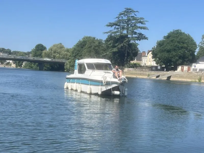 Exterior view of Pop, a Nicols Sedan 800 motorboat at Sablé-sur-Sarthe, France