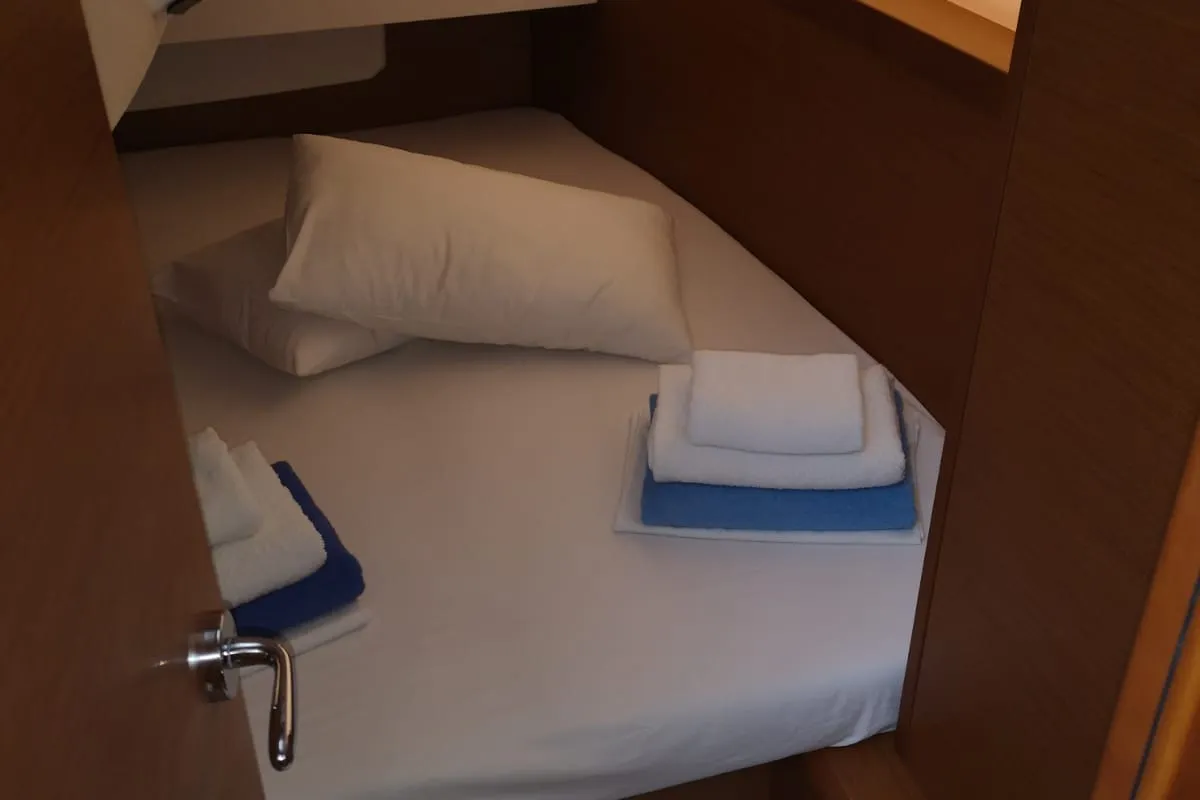 Cabin on Actaea, a Jeanneau Sun Odyssey 349 sailboat at Volos, Greece