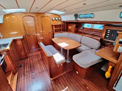 Salon of Rose Runner, a Beneteau Oceanis Clipper 461 sailboat at Općina Sukošan, Croatia