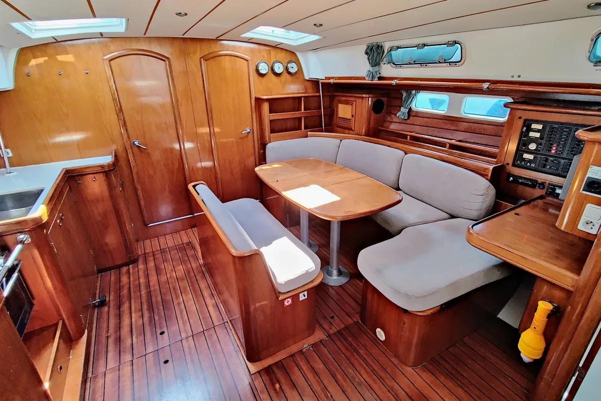 Salon of Rose Runner, a Beneteau Oceanis Clipper 461 sailboat at Općina Sukošan, Croatia