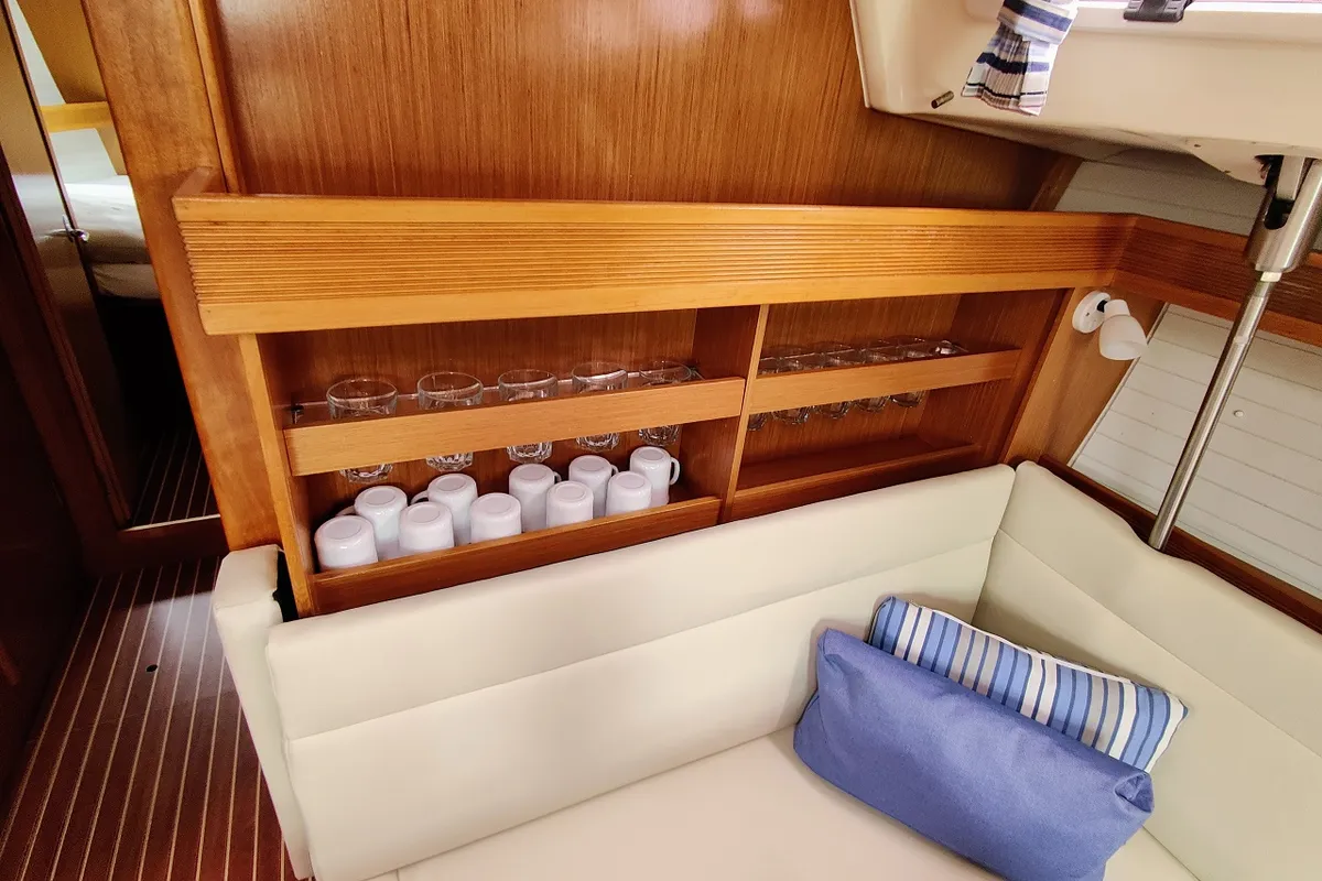 Salon of Gin & Tonic, a Bavaria 47 Cruiser sailboat at Općina Sukošan, Croatia
