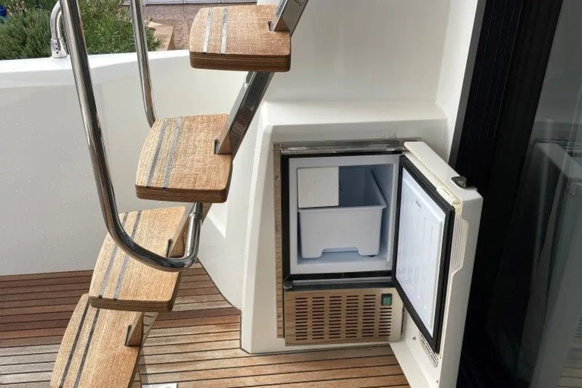 Adudu 2, a Jeanneau Prestige 460 Fly motor yacht at Dubrovnik, Croatia