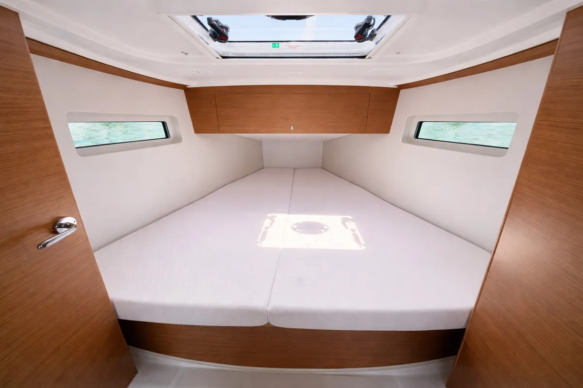 Cabin on All in, a Jeanneau Sun Odyssey 350 sailboat at Nettuno, Italy