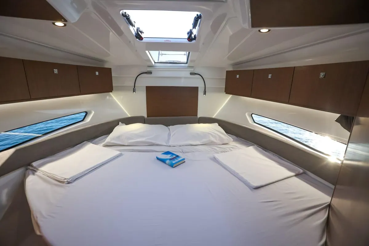 Cabin on M & N, a Beneteau Antares 9 OB motorboat at Zadar, Croatia