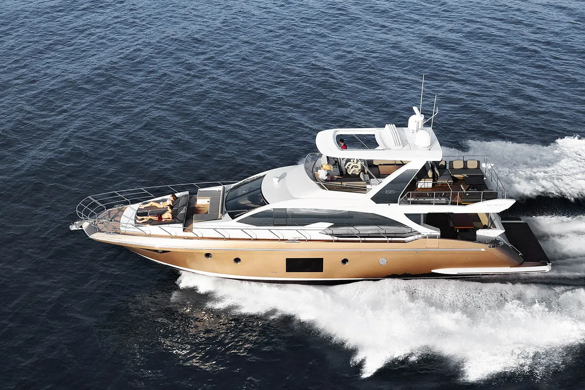 Exterior view of Sea Ya, a Azimut 66 motor yacht at Τροκαντερό, Greece