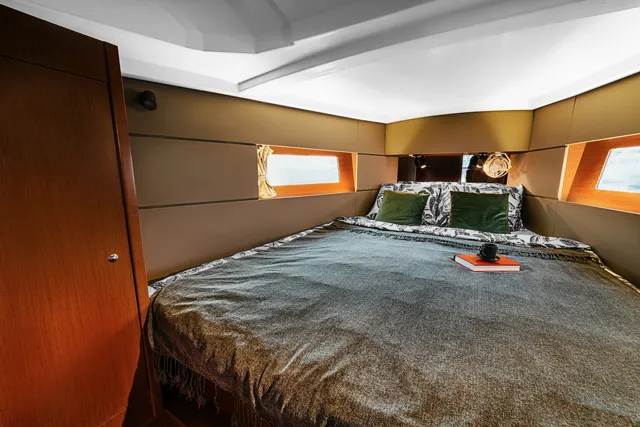 Cabin on HAPPY, a Beneteau Oceanis 38 sailboat at Šibenik, Croatia