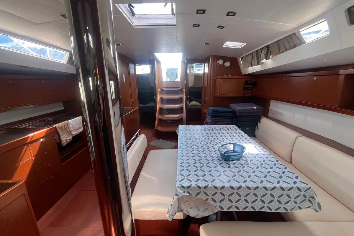Salon of Marilyn, a Beneteau Oceanis 48 sailboat at Cannigione, Italy