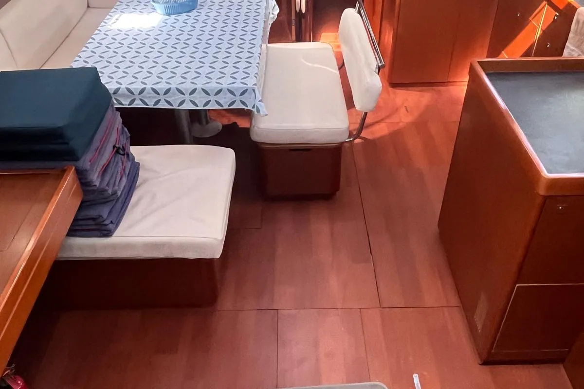 Salon of Marilyn, a Beneteau Oceanis 48 sailboat at Cannigione, Italy