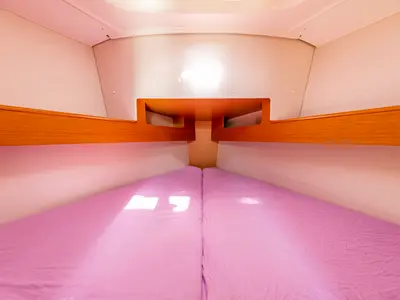 Cabin on Ribellina, a Jeanneau Sun Odyssey 33i sailboat at San Vincenzo, Italy