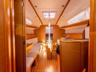 Salon of Ribellina, a Jeanneau Sun Odyssey 33i sailboat at San Vincenzo, Italy