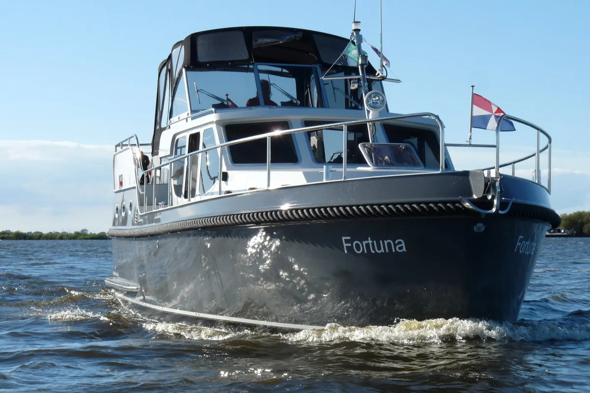 Exterior view of Fortuna, a Gruno 41 Excellent motorboat at Akkrum, Netherlands