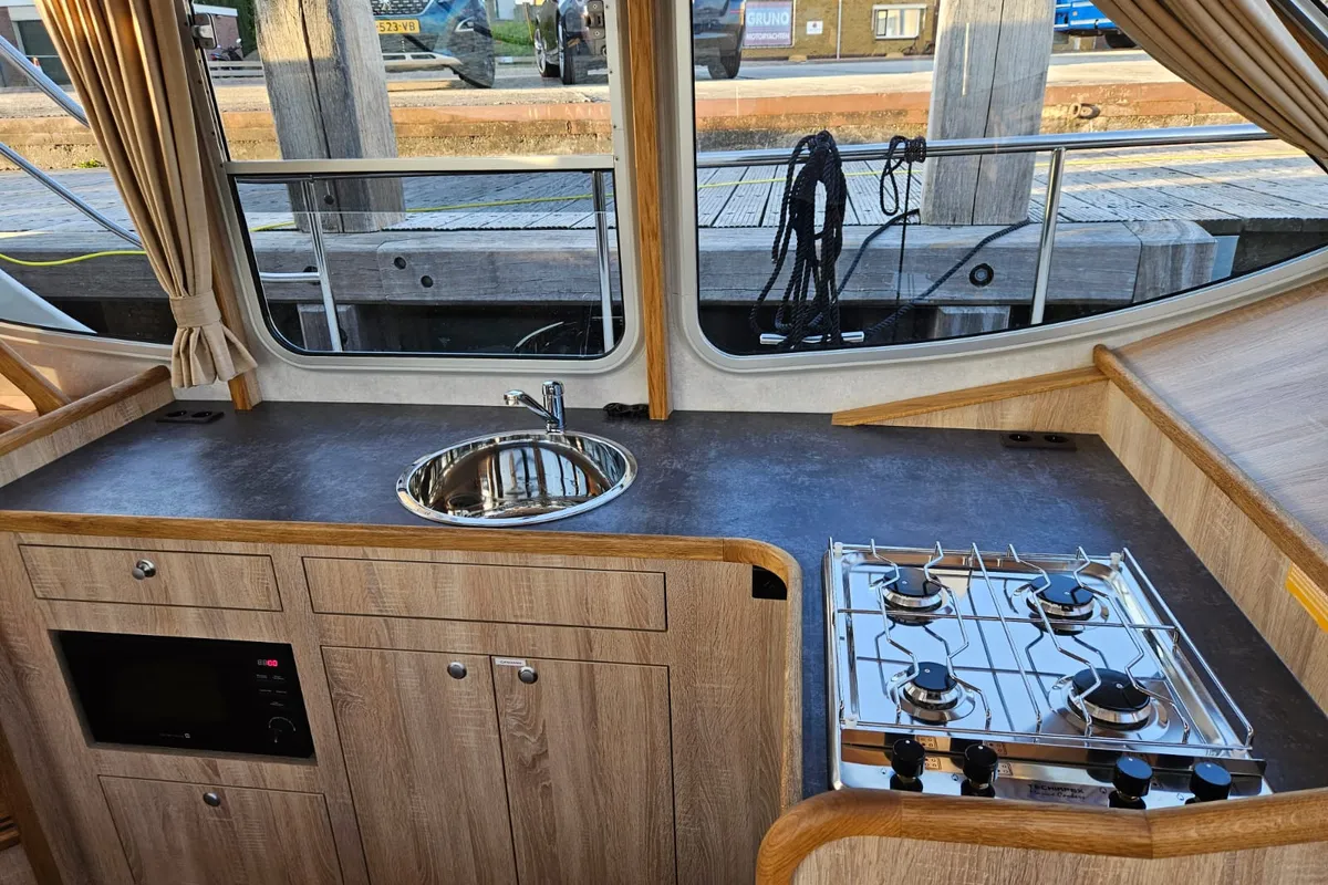 Galley of Fortuna, a Gruno 41 Excellent motorboat at Akkrum, Netherlands