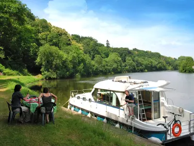 Cruiser Comfort 8/10 Pers., a Nicols Sedan 1170 motorboat at Lübz, Germany