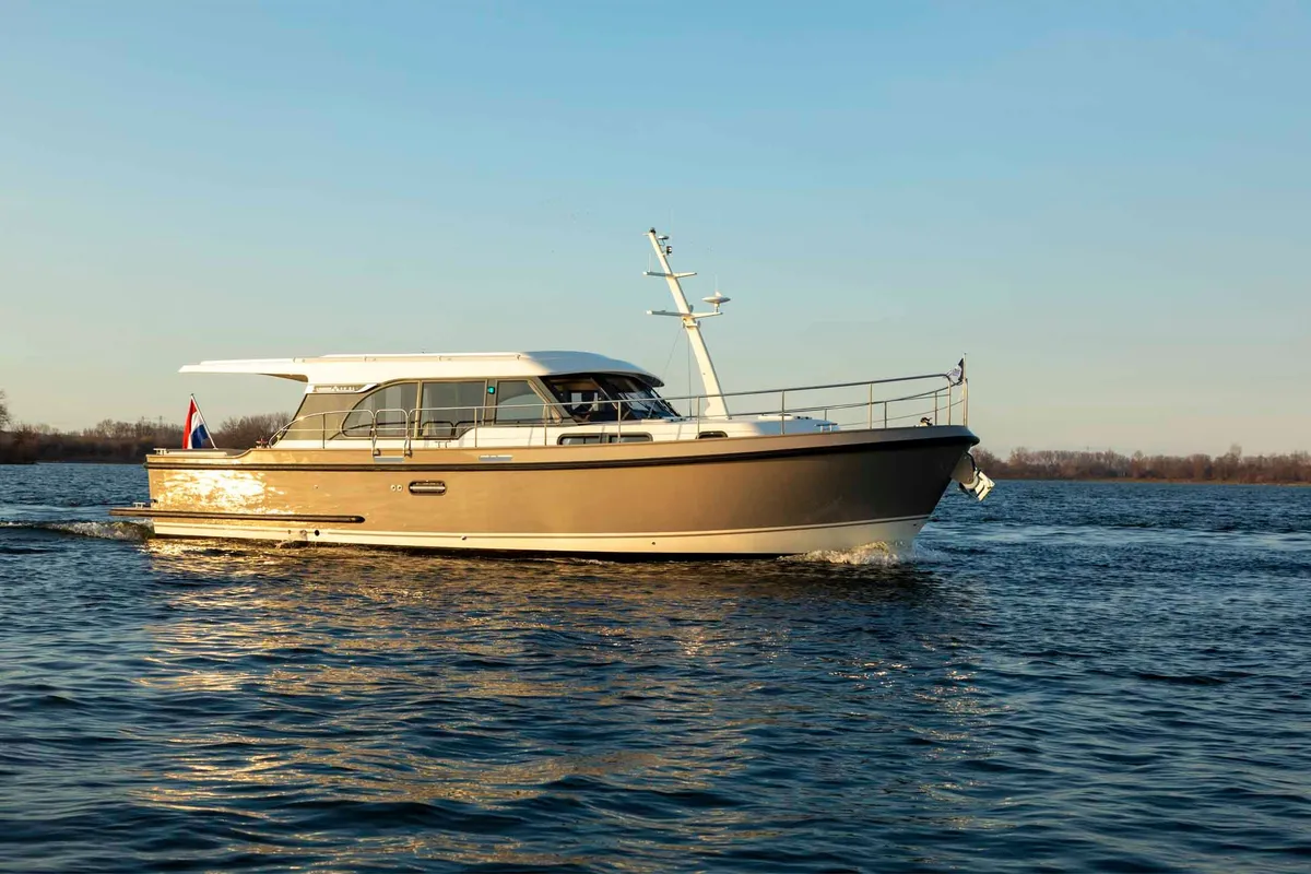 Exterior view of Luna Amanda, a Linssen Grand Sturdy 40.9 Sedan motor yacht at Kinrooi, Belgium