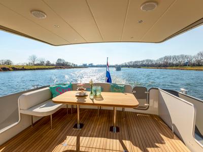 Deck of Luna Amanda, a Linssen Grand Sturdy 40.9 Sedan motor yacht at Kinrooi, Belgium
